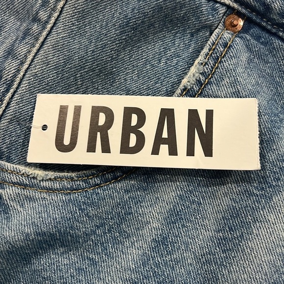 Levi’s premium 501 midrise denim distressed jean shorts size 32 NWT - Picture 7 of 9